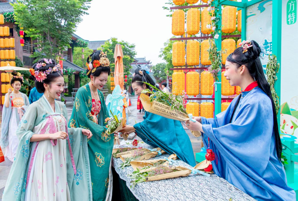 免费股票配资开户 河北磁县：迎五一 来方特参加“成语奇遇节”_大皖新闻 | 安徽网